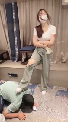 图片[5]_【雯雯】闻舔小白鞋白袜/藤条抽/跪求圣水_绳艺资料库