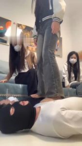 【精神小妹】3素人学生主-深夜裸足踩狗_绳艺资料库视频资源下载