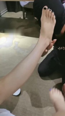 【朱迪】骑马/品尝裸足-续集【双视角版】_绳艺资料库视频资源下载