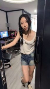 【第一视角】腹黑美少女西怡无底线羞辱合集3(重口)_绳艺资料库视频资源下载