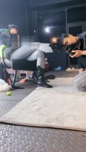 【冰诺】私人影院黑靴白袜虐脚垫【下】_绳艺资料库视频资源下载