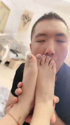 图片[2]_【鱼糯糯】双主超暴力踢踹双贱畜_绳艺套路直播视频资源网