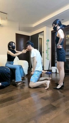 图片[10]_【暴力美学】双主VS双奴-全体重暴力踩/藤条狠抽【双视角版】_绳艺资料库视频资源下载