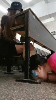 图片[8]_【爱可呀】教室大冒险-女慕随机清理素人鞋子_绳艺资料库视频资源下载