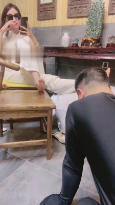 图片[2]_【沅芷大人】双狗奴-喝圣水/吃脚皮/做脚垫_绳艺资料库视频资源下载