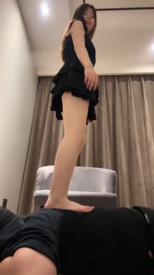 图片[9]_【琳儿】高跟踩脚垫/虐乳_绳艺套路视频资源网