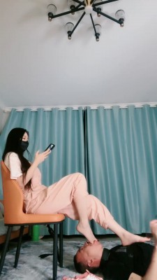 图片[5]_【猫神大人】转胯鞭打/运动鞋原味脚踩脚垫/喝洗脚水_绳艺资料库视频资源下载