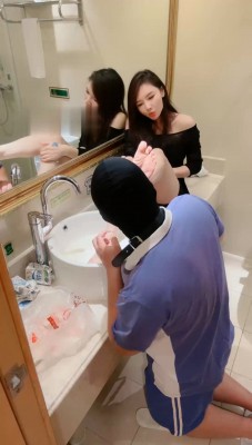 【木子大大】伺候洗脚/高跟碾压踩/圣水淋浴_绳艺套路直播视频资源网