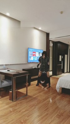 图片[2]_【芊兮殿下】长靴S肉丝闻舔/骑马骑脖/提档/踩踏_绳艺套路直播视频资源网