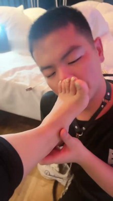 图片[7]_【汐言】运动后原味鞋袜辱/脚踩喂食_绳艺资料库视频资源下载