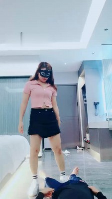 图片[5]_【灵凌】运动鞋白棉袜踩虐辱_绳艺套路直播视频资源网