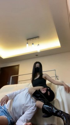 图片[12]_【宝爷】踩踏巅峰-鞋跟下的爆哭_绳艺资料库视频资源下载