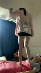 【莉宝儿】妹妹白丝踩踏诱惑哥哥【完整版】_绳艺资料库视频资源下载