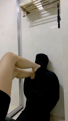 图片[2]_【沅芷大人】强制裸足插嘴闻舔_绳艺资料库视频资源下载