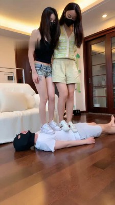 图片[4]_【夏芙/宝爷】双S小白鞋碾压-花式踩跺/连环耳光【双视角版】_绳艺套路直播视频资源网