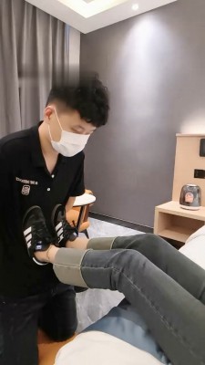 【彼岸花开】素人S运动鞋裸足踩踏_绳艺资料库