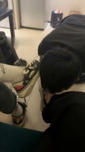 【香奶奶】双S原味运动鞋棉袜气味羞辱【双视角版】_绳艺套路直播视频资源网