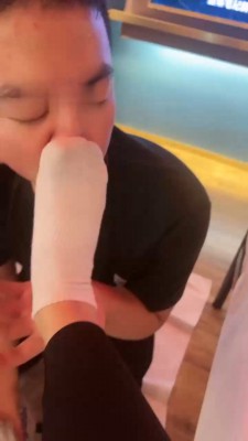 【汐言】运动后原味鞋袜辱/脚踩喂食_绳艺资料库视频资源下载