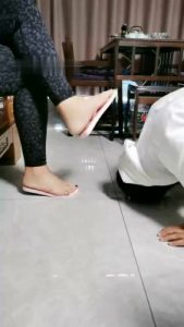 【萝莉祖宗】24小时沉浸式圈养生活【一】_绳艺资料库