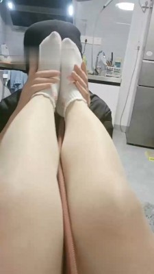 图片[3]_【欣欣子】圣水新玩法-水果榨汁/骑马耳光鞭打踩踏_绳艺套路直播视频资源网