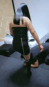 【魔蝎】长靴女王重度刑虐_绳艺资料库