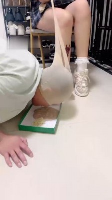 图片[7]_【雯雯】原味鞋袜脚踩喂食_绳艺资料库视频资源下载
