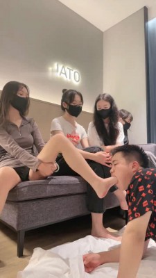 图片[11]_【尤物】4S-开发女大学生-跪拜踩头/钻胯骑马/踩踏腿绞【完整版】_绳艺资料库视频资源下载