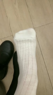 图片[5]_【陈墨瞳】偷闻袜子被发现后_绳艺套路直播视频资源网