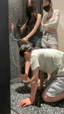图片[13]_【尤物】双S-素人大学生入圈-骑马滴蜡/踩踏喂食/闻白袜黑丝_绳艺套路直播视频资源网