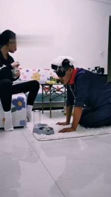 图片[2]_【徐婉琪】袜子泡圣水/耳光/内裤套头/圈养狗笼_绳艺资料库视频资源下载
