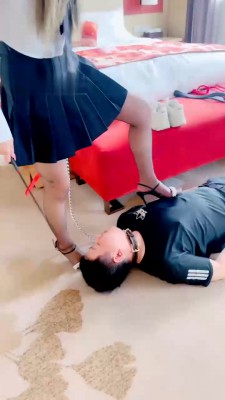 图片[5]_【梦涵】狗链遛狗/高跟黑丝踩/提档/掐乳/喂口水/踢踹_绳艺资料库视频资源下载