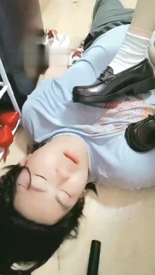 图片[2]_【奶味小仙女】洛丽塔白袜猛踩狗脸_绳艺资料库视频资源下载