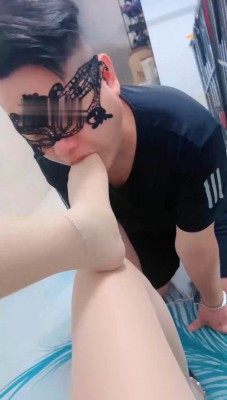图片[4]_【木子大大】手铐捆绑踩踏喂食口水_绳艺套路直播视频资源网