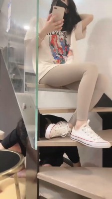 图片[2]_【万一】情侣主虐绿帽-人体擦鞋器【下】_绳艺资料库视频资源下载