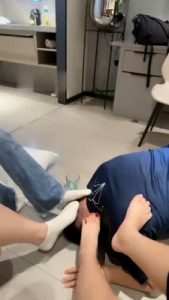 【尤物大大】素人3S-混合圣水享受-袜子塞嘴_绳艺资料库视频资源下载