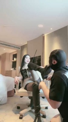 图片[3]_【无恙】长靴黑丝闻舔/鞭打/吮吸脚趾/耳光_绳艺套路直播视频资源网