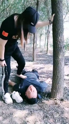 图片[9]_【郡主大人】户外-强行捆绑袜子塞嘴鞭打【双视角版】_绳艺资料库