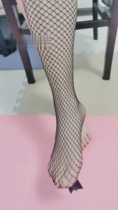 【芊心】黑丝高跟恋足舔【完整版】_绳艺资料库