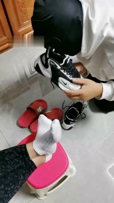 图片[7]_【大美】下跪伺候主人-白袜臭鞋【完整版】_绳艺套路直播视频资源网