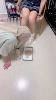 图片[5]_【雯雯】原味鞋袜脚踩喂食_绳艺资料库视频资源下载