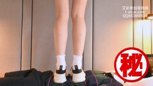 Alice高帮帆布鞋白袜踩毯子_绳艺资料库