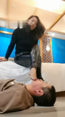 图片[2]_【冷御】人体家具服侍化妆【上】_绳艺资料库