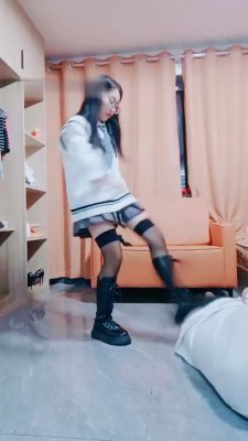 图片[4]_【依然】狂抽耳光/转胯藤条抽/长靴全体重踩踏【完整版】_绳艺套路直播视频资源网