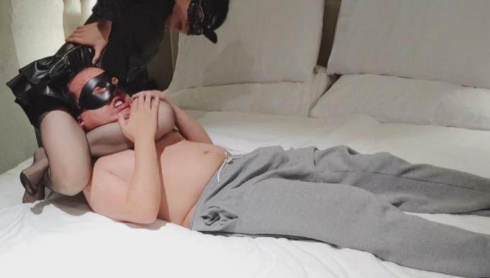 图片[9]_黑丝美腿处决厌世小哥【婉儿原创】腿绞杀踩脖子闻黑丝臭脚_绳艺资料库