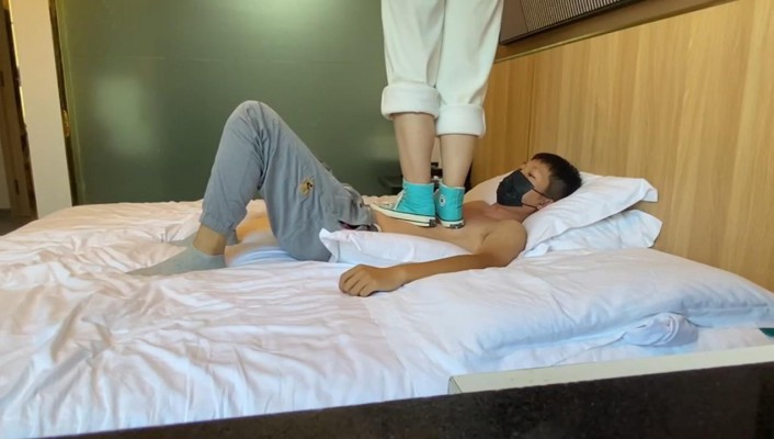 图片[8]_女大学生素人第一次踩踏_绳艺资料库