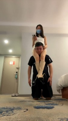 图片[6]_【艾莉】骑马转胯夹脖子/舔脚揪耳朵_绳艺资料库视频资源下载