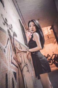 星期六女王汗脚踩脸虐乳_绳艺资料库