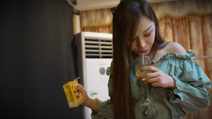 图片[4]_〔Magic︱Mirror 魔镜少女〕—星奈原味白袜伴食物踩踏,强制喂食吸入(下)_绳艺套路直播视频资源网
