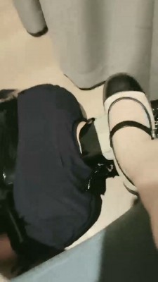 图片[2]_【樊樊】强制闻鞋/皮鞋踩脚垫_绳艺套路直播视频资源网