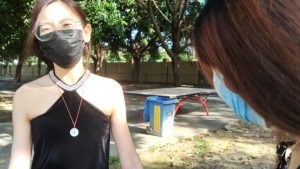 广州小鱼姐姐和婷婷主人哄骗小白弟弟闻脚舔脚，脚喂食_绳艺资料库